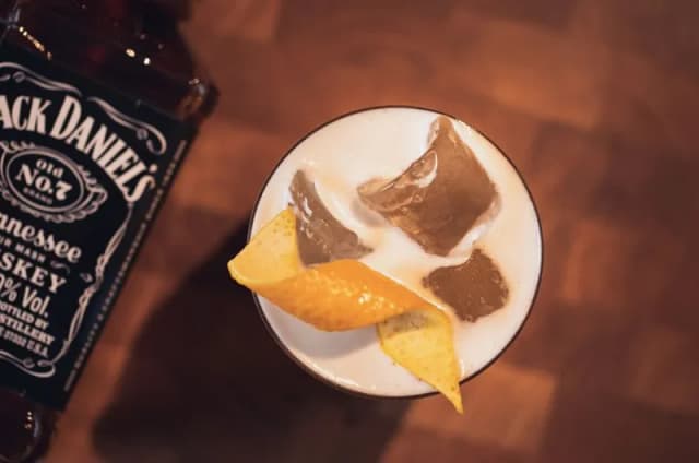 Najlepsze drinki z Jack Daniel's, które zaskoczą Twoich gości